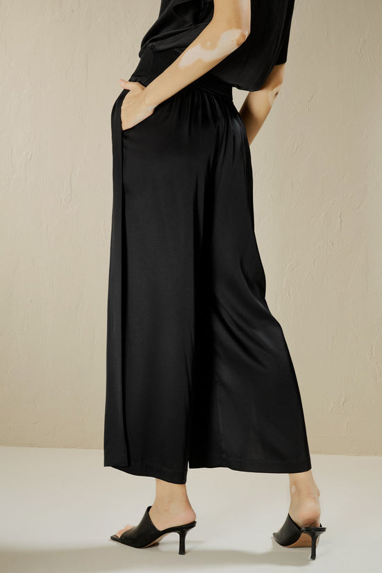 Wide-Leg Cropped Pants